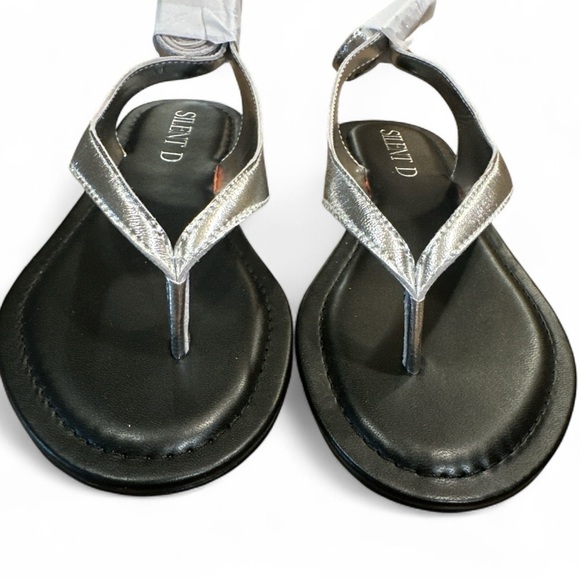 Silent D Tie Up Thong Sandals Size 38 Silver Flat Black Sole Cushioned New - Picture 4 of 12